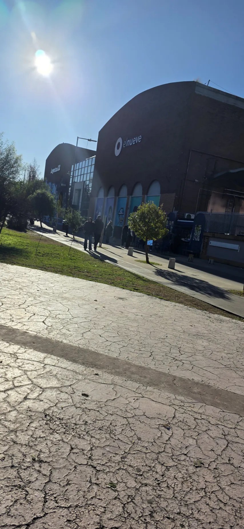 Fachada del canal El Nueve
